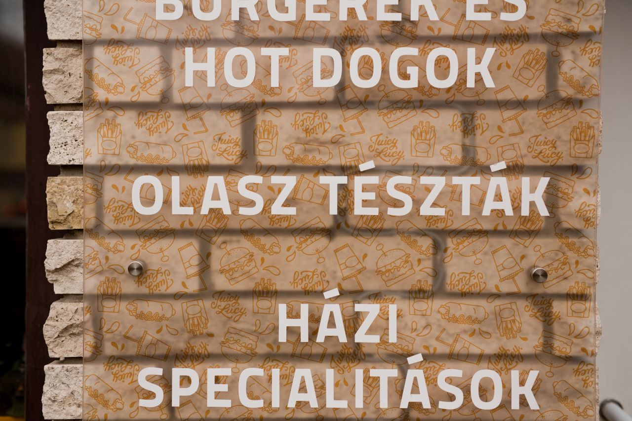 KIRAKATDEKORÁCIÓ