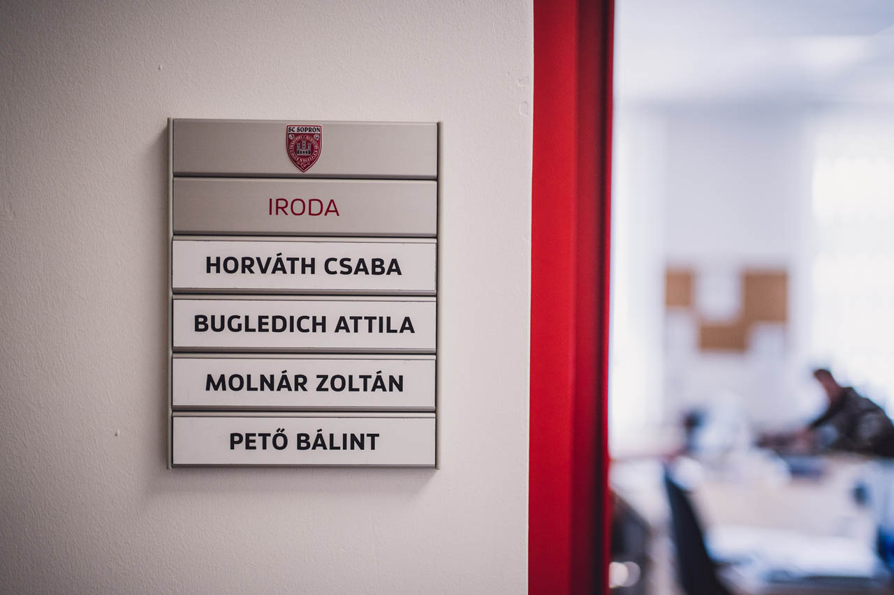 TÁBLADEKORÁCIÓ