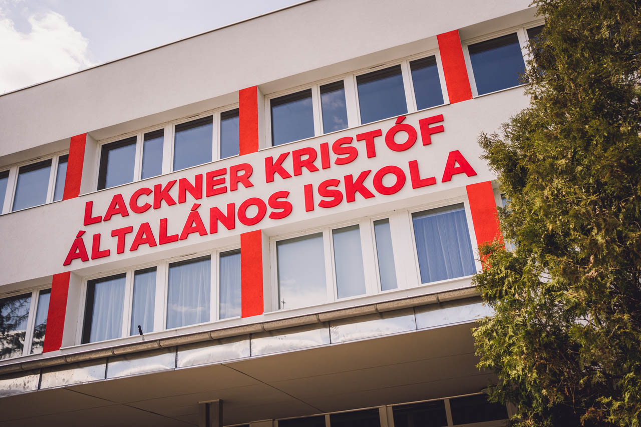 3D PLASZTIKUS FELIRAT