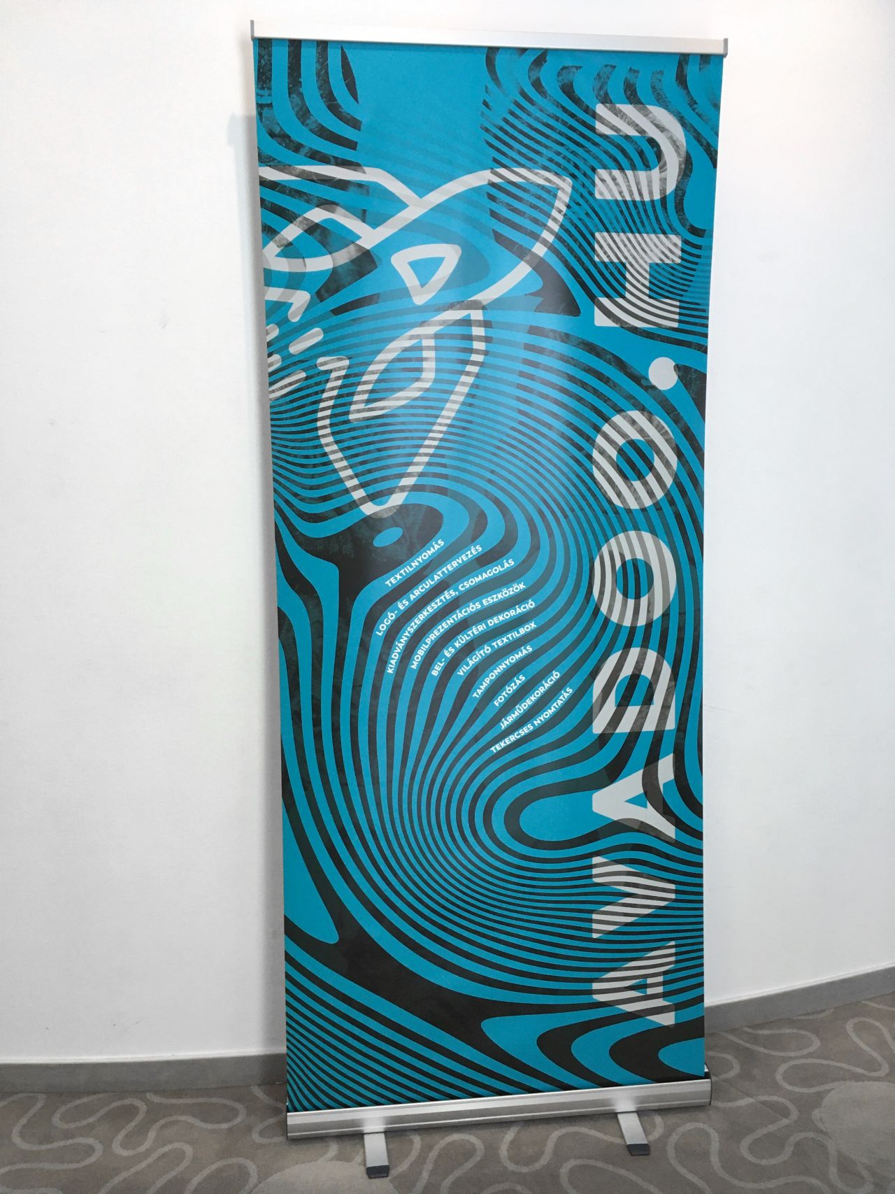 ROLL UP BANNER